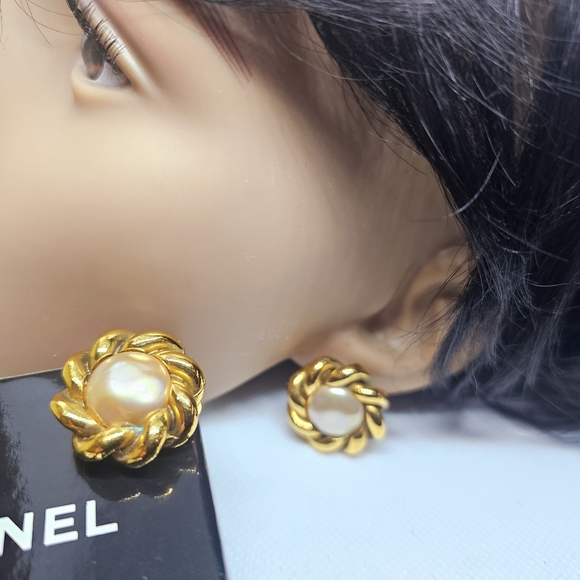 Chanel Clip on Earrings - Picture 10 of 11